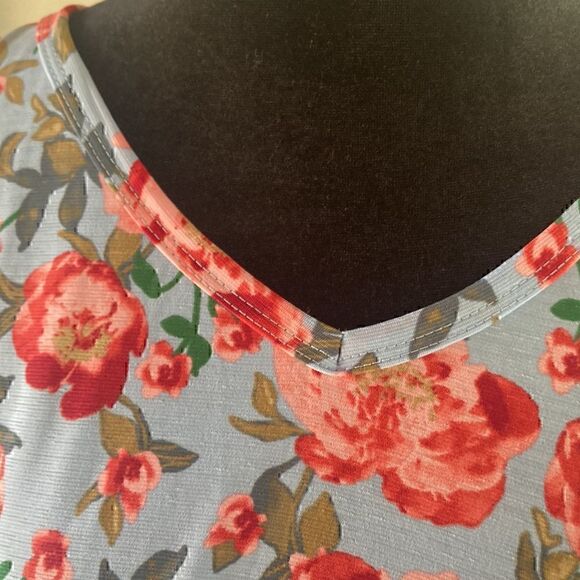 Be Stage boutique large tank top        D - Picture 4 of 6